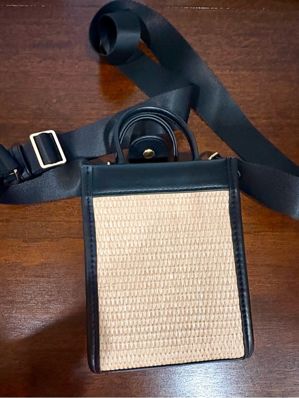 Crossbody purse / black and woven